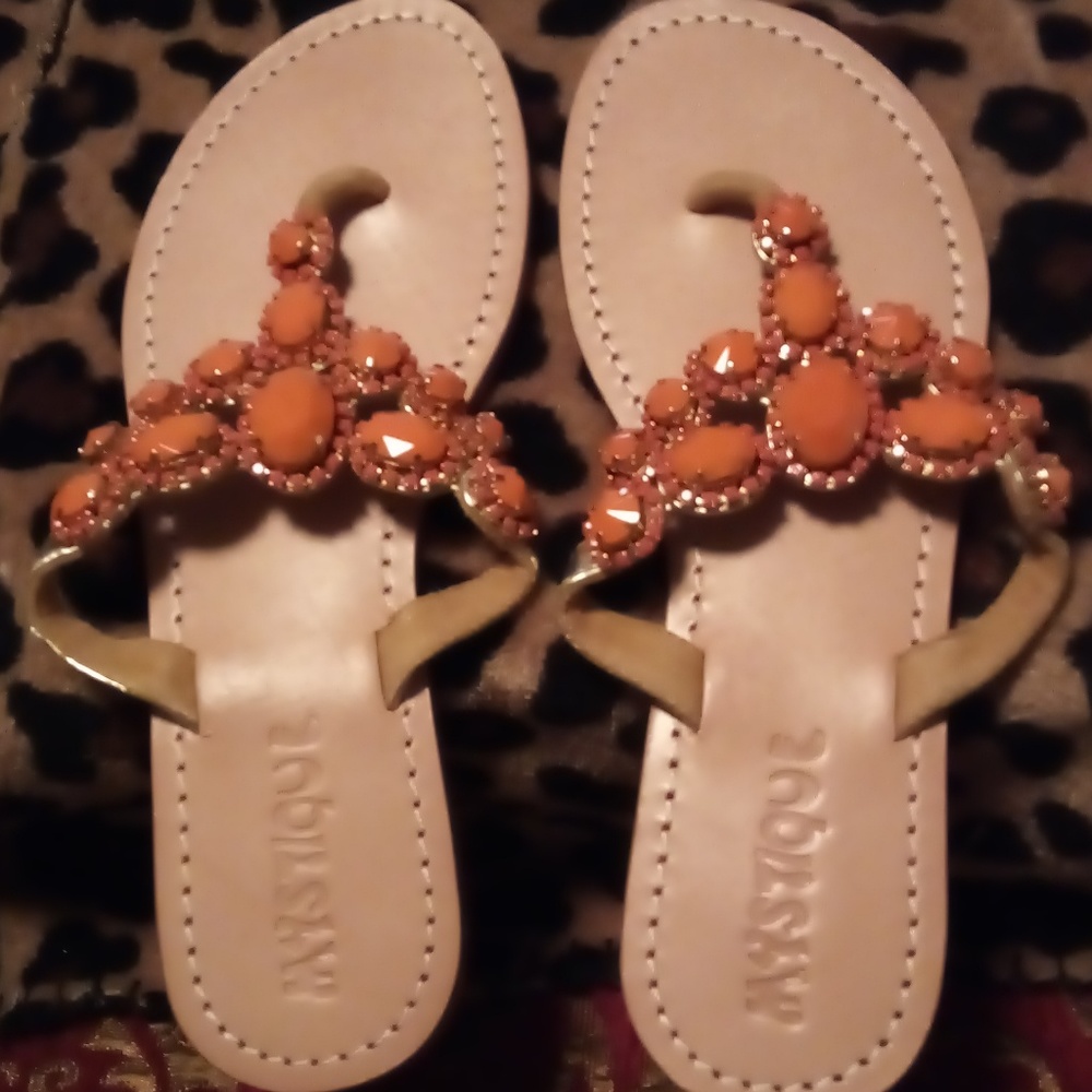 MYSTIQUE SANDALS
